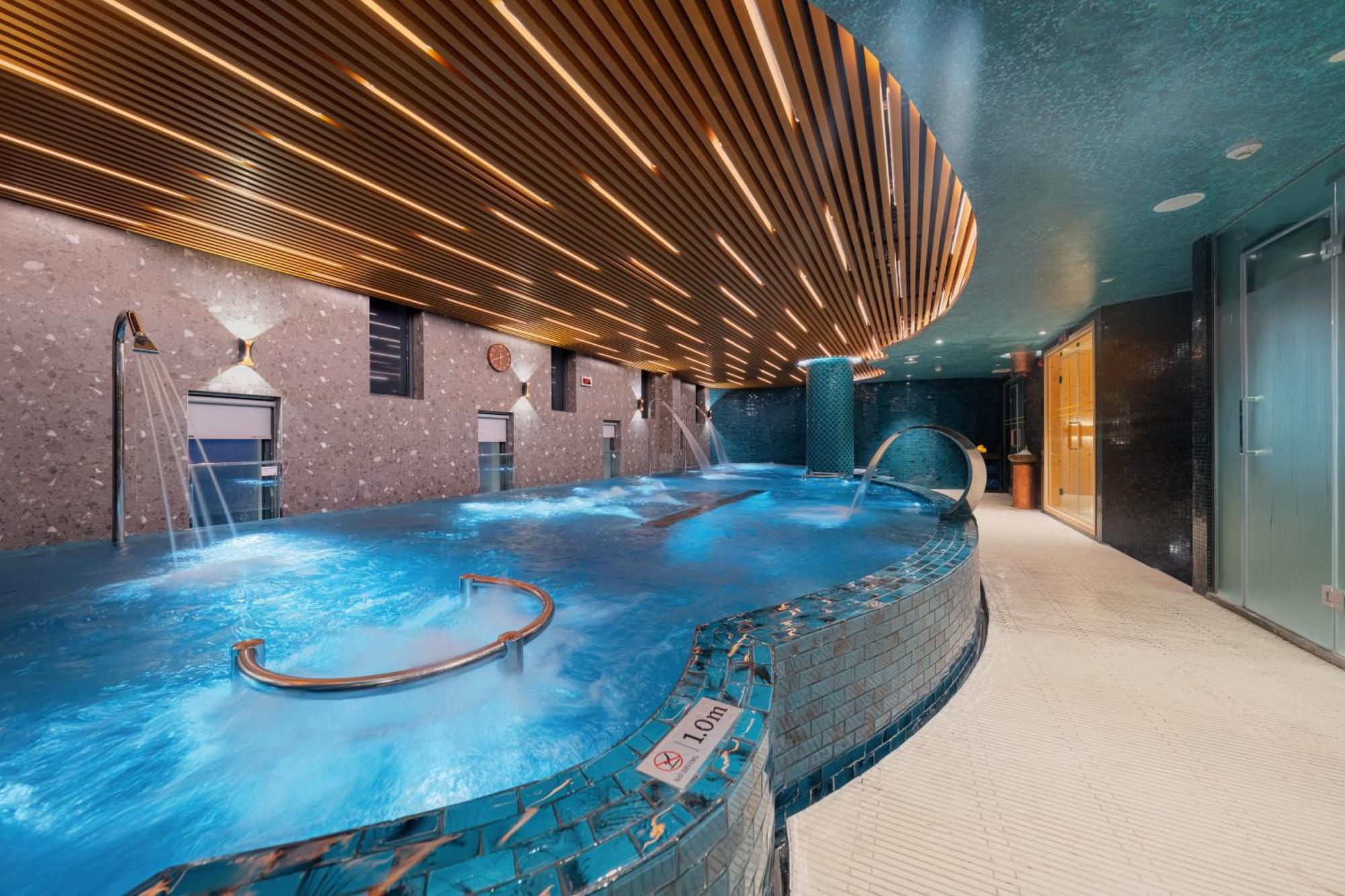 Radisson Blu Ha Long Bay Hotel Екстериор снимка